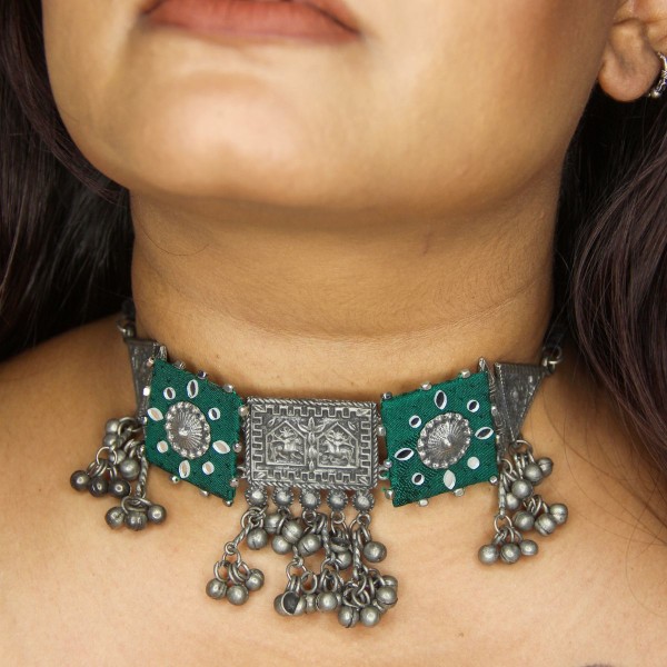 Green Ghungroo Choker